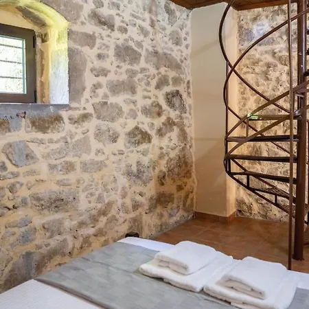 Willa Ioannis Stonehouse, Quiet, Privacy & Sea View. Kíssamos
